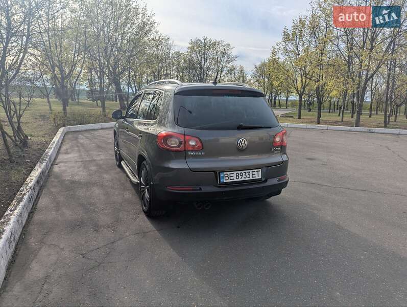 Позашляховик / Кросовер Volkswagen Tiguan 2010 в Южноукраїнську