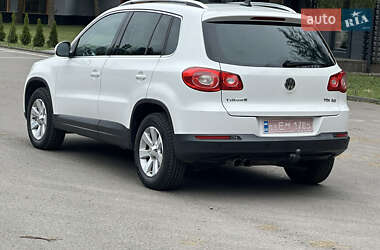 Внедорожник / Кроссовер Volkswagen Tiguan 2011 в 