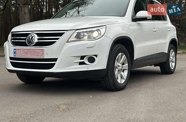 Внедорожник / Кроссовер Volkswagen Tiguan 2011 в 