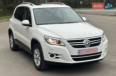Внедорожник / Кроссовер Volkswagen Tiguan 2011 в 