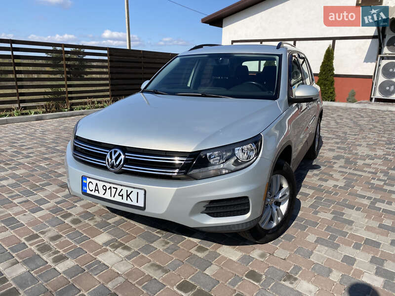 Внедорожник / Кроссовер Volkswagen Tiguan 2015 в 