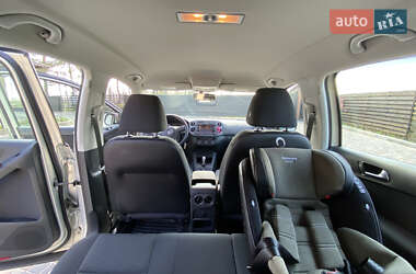 Внедорожник / Кроссовер Volkswagen Tiguan 2015 в 