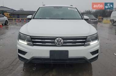 Позашляховик / Кросовер Volkswagen Tiguan 2021 в 