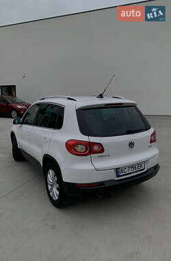 Внедорожник / Кроссовер Volkswagen Tiguan 2011 в 