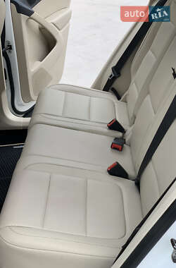 Внедорожник / Кроссовер Volkswagen Tiguan 2011 в 