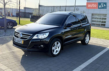 Внедорожник / Кроссовер Volkswagen Tiguan 2009 в 