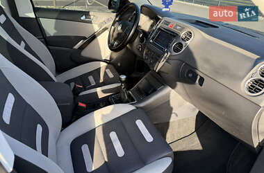 Внедорожник / Кроссовер Volkswagen Tiguan 2009 в 