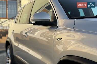 Позашляховик / Кросовер Volkswagen Tiguan 2012 в 
