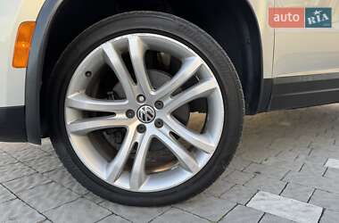 Позашляховик / Кросовер Volkswagen Tiguan 2012 в 
