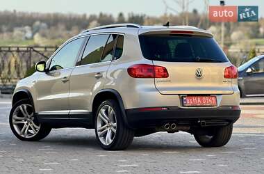 Позашляховик / Кросовер Volkswagen Tiguan 2012 в 