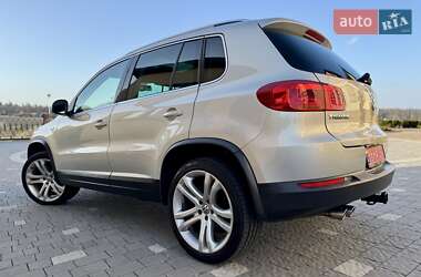 Позашляховик / Кросовер Volkswagen Tiguan 2012 в 