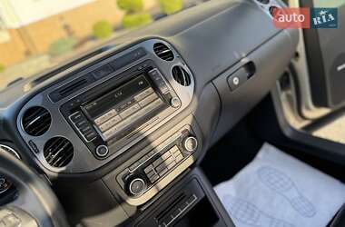 Позашляховик / Кросовер Volkswagen Tiguan 2012 в 