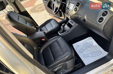 Позашляховик / Кросовер Volkswagen Tiguan 2012 в 