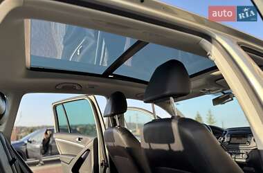 Позашляховик / Кросовер Volkswagen Tiguan 2012 в 