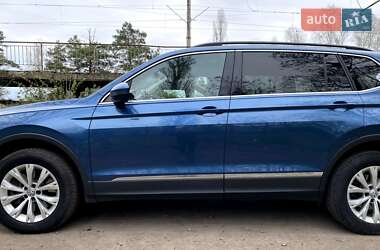 Позашляховик / Кросовер Volkswagen Tiguan 2018 в 