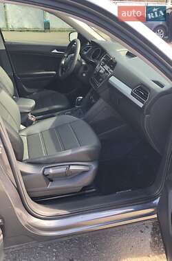 Позашляховик / Кросовер Volkswagen Tiguan 2020 в 