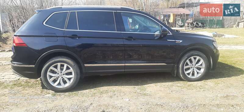 Позашляховик / Кросовер Volkswagen Tiguan 2018 в 