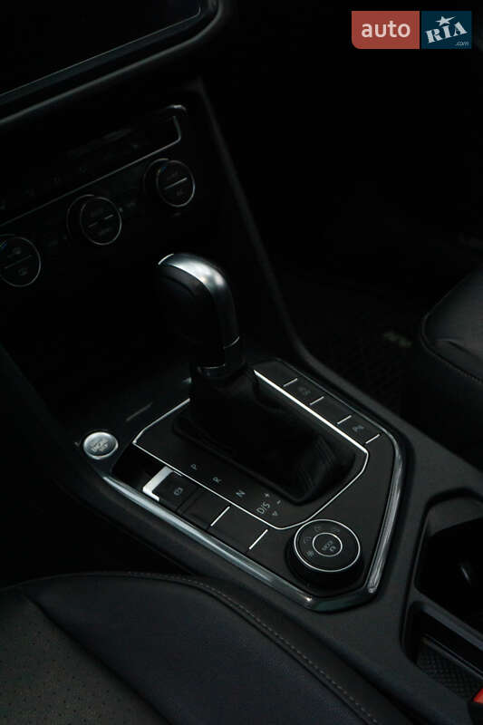 Позашляховик / Кросовер Volkswagen Tiguan 2020 в Дніпрі фото 15 Позашляховик / Кросовер Volkswagen Tiguan 2020 в Дніпрі