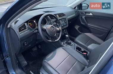 Внедорожник / Кроссовер Volkswagen Tiguan 2019 в 