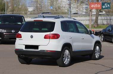 Позашляховик / Кросовер Volkswagen Tiguan 2014 в 