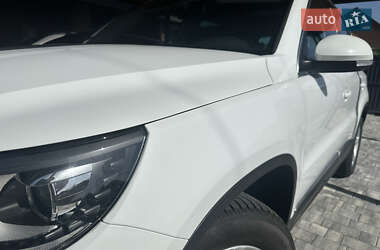 Внедорожник / Кроссовер Volkswagen Tiguan 2014 в 