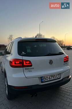 Внедорожник / Кроссовер Volkswagen Tiguan 2012 в 