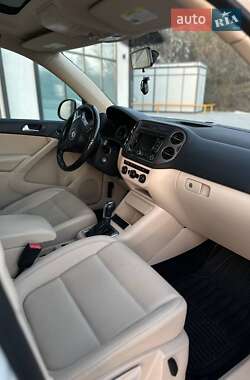 Внедорожник / Кроссовер Volkswagen Tiguan 2012 в 