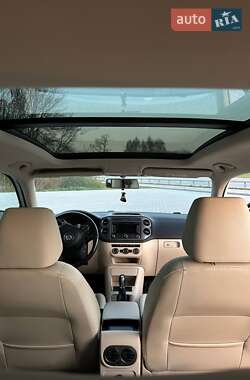 Внедорожник / Кроссовер Volkswagen Tiguan 2012 в 