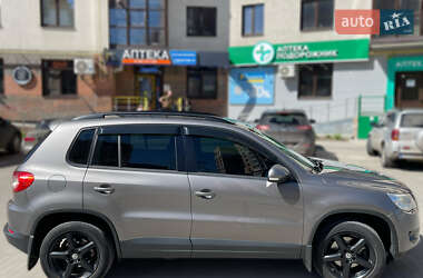 Внедорожник / Кроссовер Volkswagen Tiguan 2011 в 