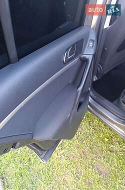 Позашляховик / Кросовер Volkswagen Tiguan 2012 в 