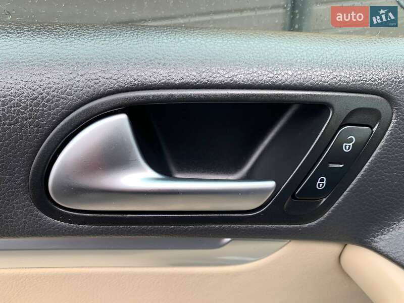 Внедорожник / Кроссовер Volkswagen Tiguan 2012 в Тячеве