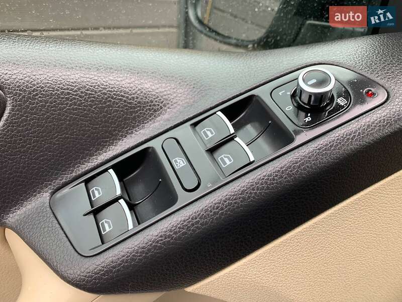 Внедорожник / Кроссовер Volkswagen Tiguan 2012 в Тячеве