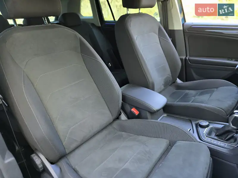 Позашляховик / Кросовер Volkswagen Tiguan 2021 в 