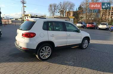 Позашляховик / Кросовер Volkswagen Tiguan 2015 в 