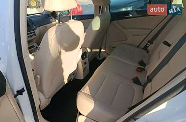 Позашляховик / Кросовер Volkswagen Tiguan 2015 в 