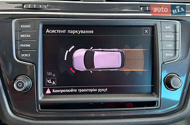 Внедорожник / Кроссовер Volkswagen Tiguan 2017 в 