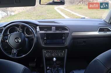 Внедорожник / Кроссовер Volkswagen Tiguan 2018 в 