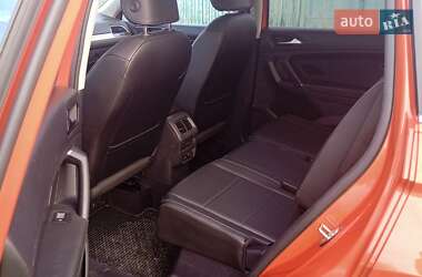 Внедорожник / Кроссовер Volkswagen Tiguan 2018 в 