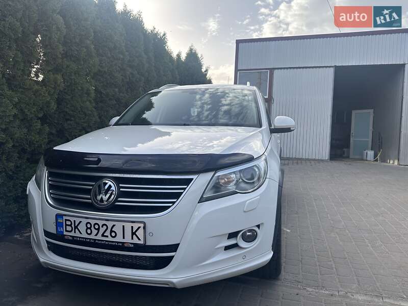 Позашляховик / Кросовер Volkswagen Tiguan 2009 в Радивиліві