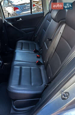 Внедорожник / Кроссовер Volkswagen Tiguan 2015 в 