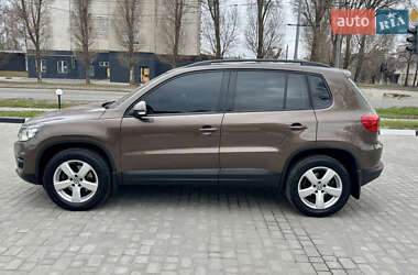 Внедорожник / Кроссовер Volkswagen Tiguan 2011 в 