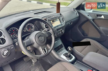 Внедорожник / Кроссовер Volkswagen Tiguan 2011 в 