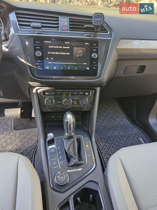 Внедорожник / Кроссовер Volkswagen Tiguan 2017 в Кременчуге