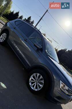 Позашляховик / Кросовер Volkswagen Tiguan 2020 в 