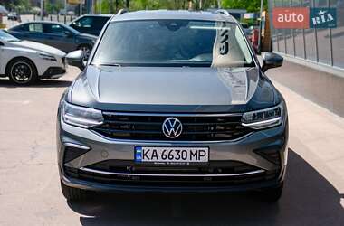 Внедорожник / Кроссовер Volkswagen Tiguan 2021 в 