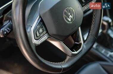 Внедорожник / Кроссовер Volkswagen Tiguan 2021 в 