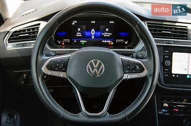 Внедорожник / Кроссовер Volkswagen Tiguan 2021 в 