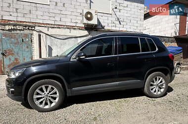 Внедорожник / Кроссовер Volkswagen Tiguan 2013 в 