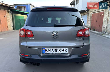 Внедорожник / Кроссовер Volkswagen Tiguan 2010 в 