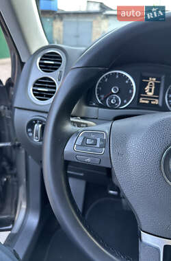 Внедорожник / Кроссовер Volkswagen Tiguan 2010 в 